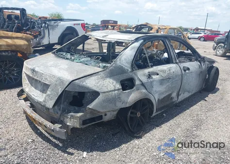 2012 Mercedes-Benz C 250 Luxury/Sport z USA, uszkodzony, nr VIN WDDGF4HB9CA646703